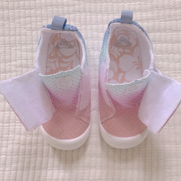 Roxy girls Velcro sneakers. Ombre color with glitter hearts. Size 10 toddler. - Picture 5 of 8